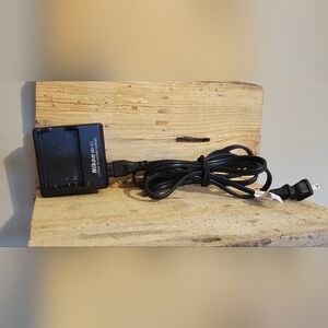 Nikon MH-61 Lithium Ion Battery Charger For Digital Camera Battery